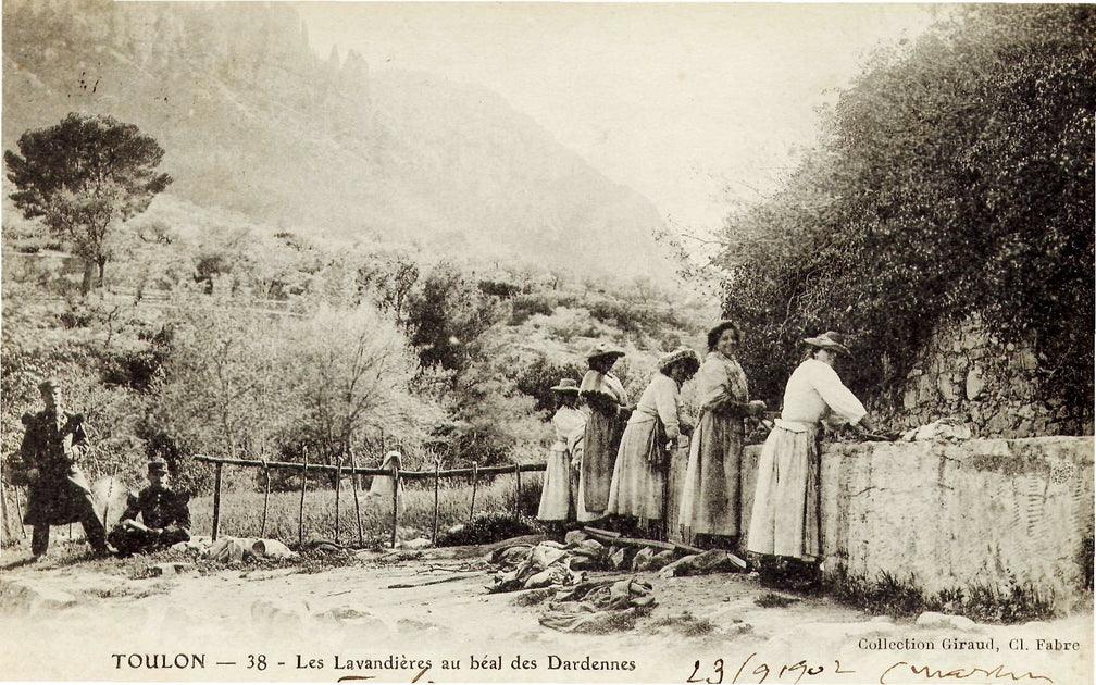 Les Bugadières or The Laundry Women - Rebecca's Aix Home
