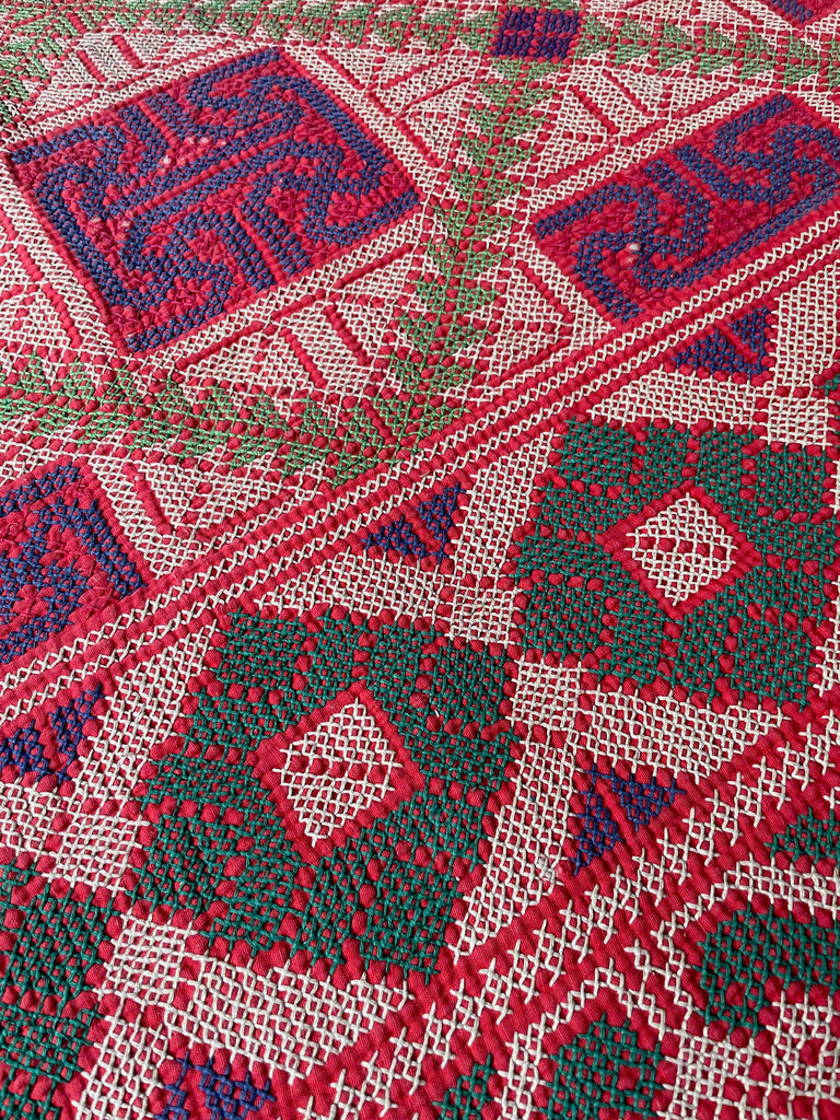 vintage galicha carpet kantha rug quilt wall hanging geometric cross stitch fabric panel red green