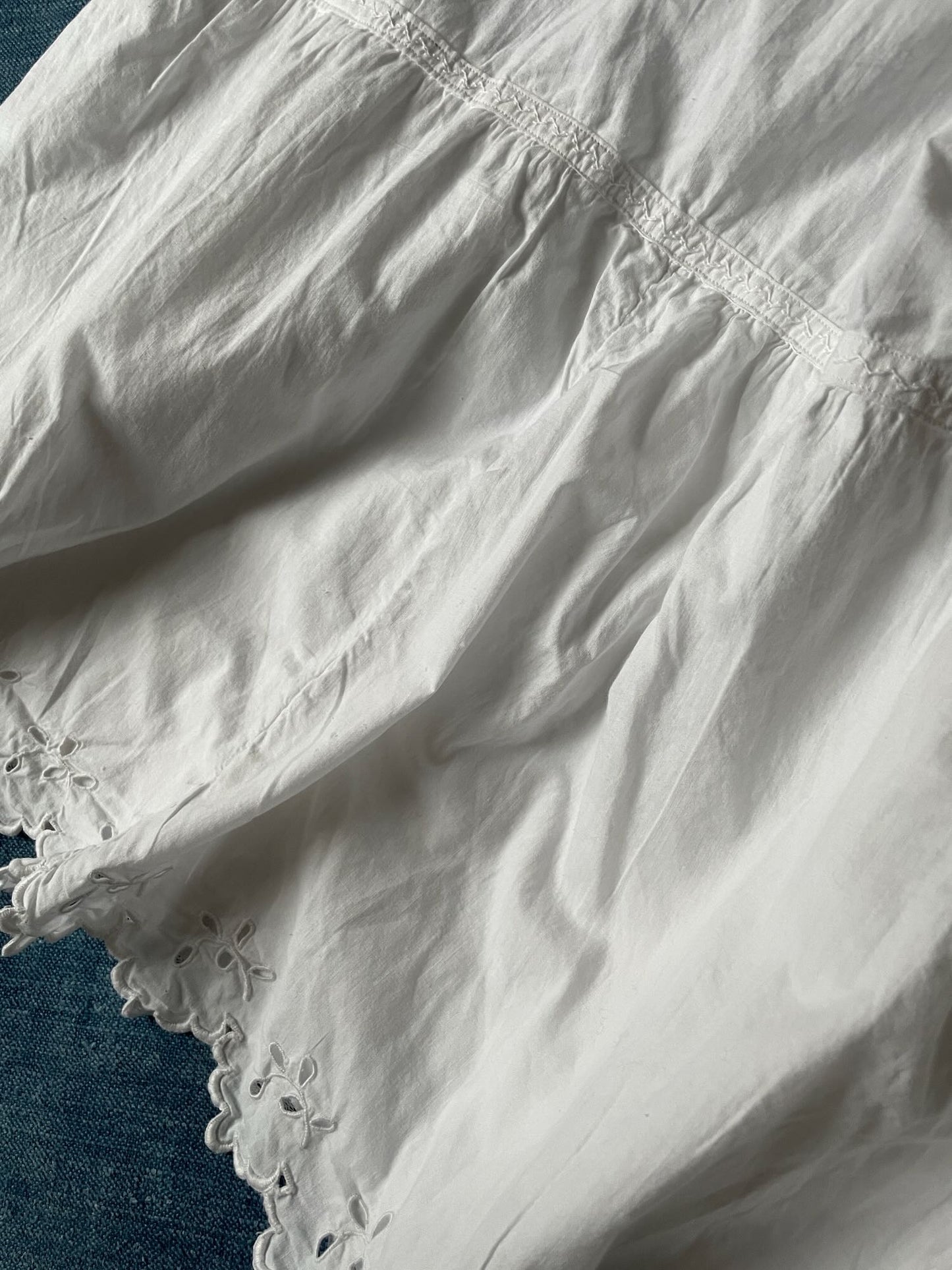 
                  
                    white cotton skirt antique french petticoat jupon historical lace broderie anglaise frill small
                  
                