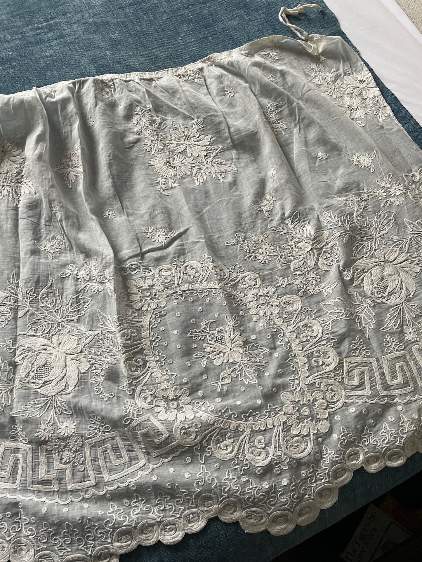 
                  
                    antique french cantonniere pelmet cornelys crewel work window treatment white lace
                  
                