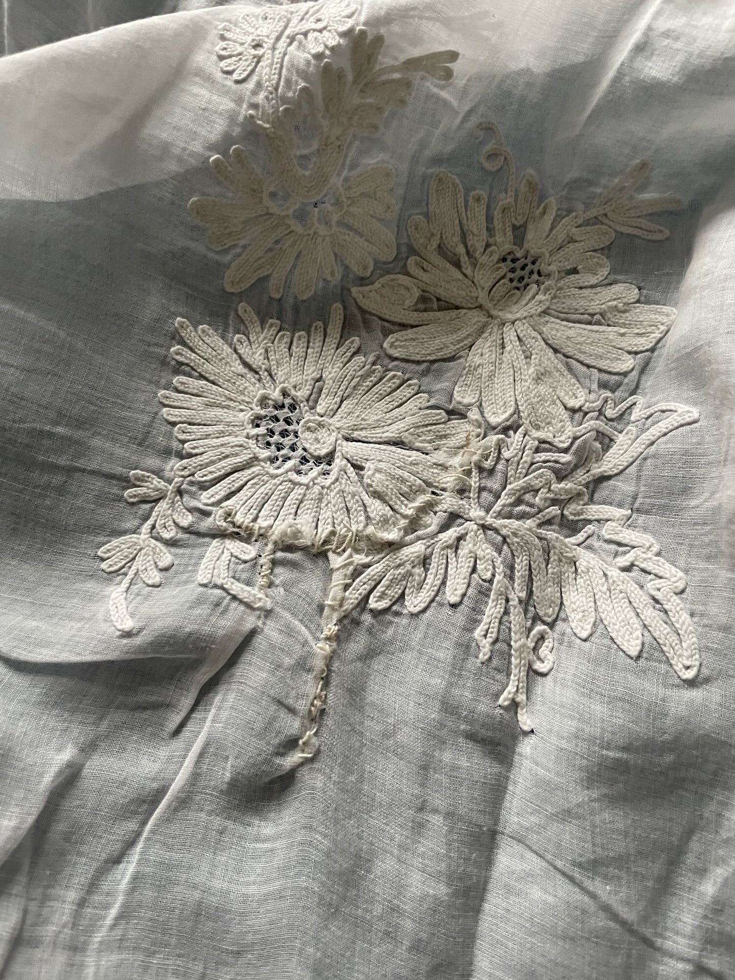 
                  
                    antique french cantonniere pelmet cornelys crewel work window treatment white lace
                  
                