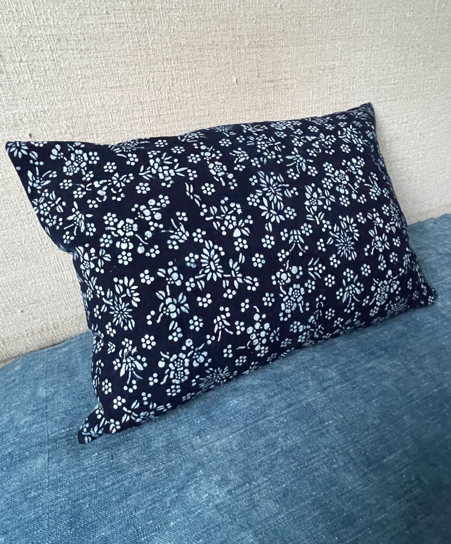 indigo blue dark navy cushion pillow rectangular couch sofa chair pair blue white design cotton