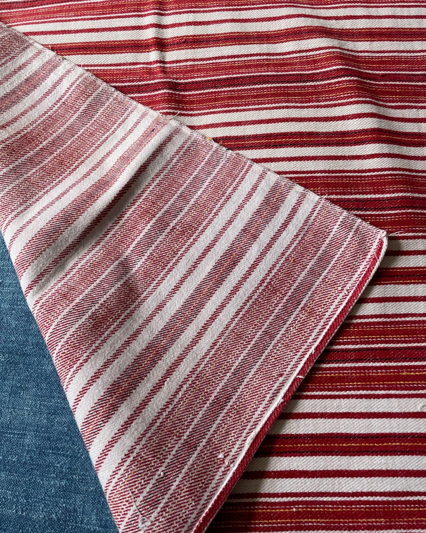 
                  
                    red white stripe narrow loom east europe upholstery fabric cushion cover washable cotton material
                  
                