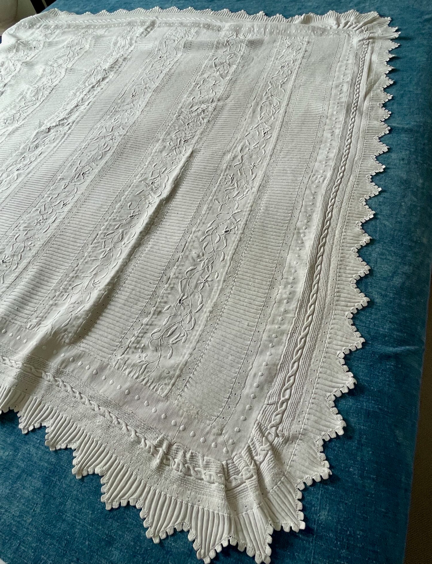 
                  
                    antique french white bedspread quilt bedcover coverlet knitted embroidered single cotton washable
                  
                