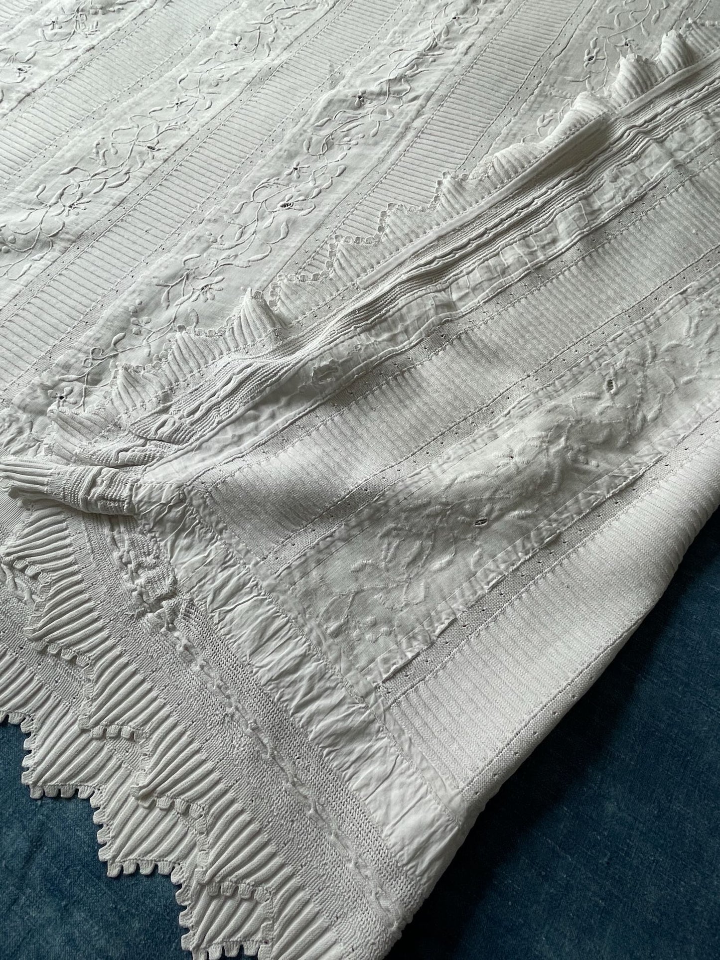 
                  
                    antique french white bedspread quilt bedcover coverlet knitted embroidered single cotton washable
                  
                