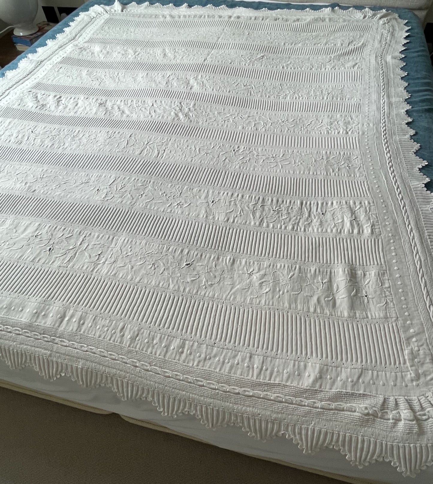 
                  
                    antique french white bedspread quilt bedcover coverlet knitted embroidered single cotton washable
                  
                
