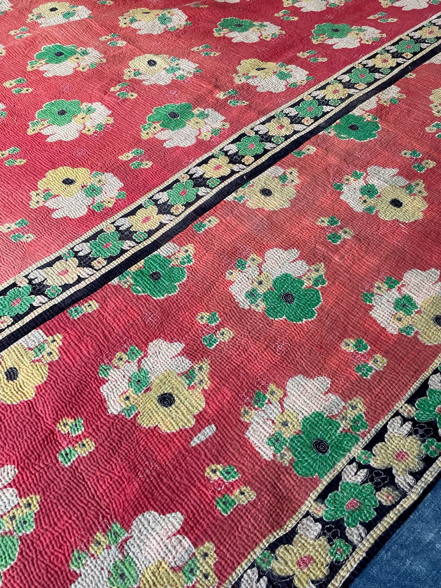 
                  
                    pink coral orange green floral pattern kantha quilt bedspread comforter washable sofa throw large
                  
                