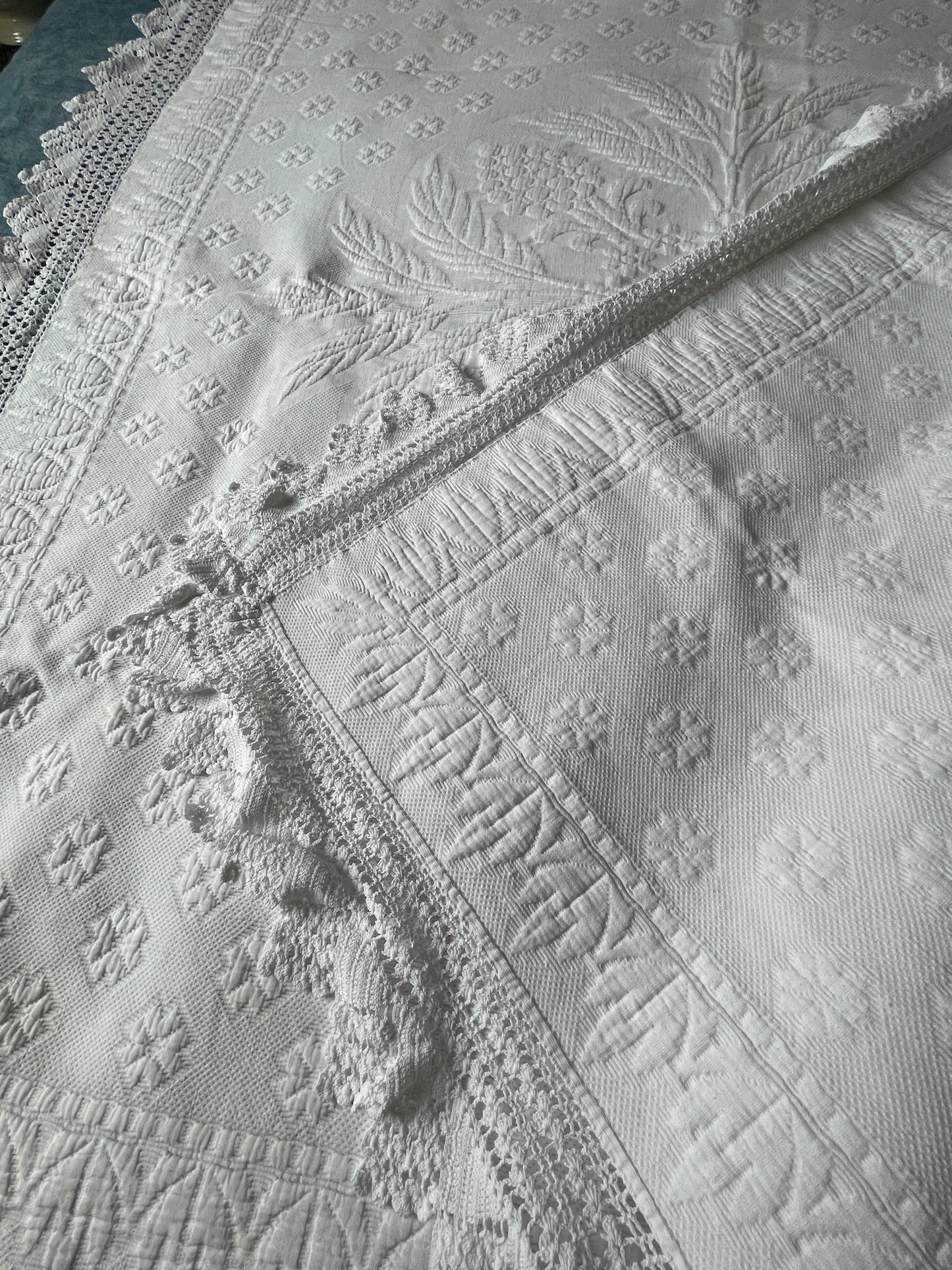 
                  
                    antique white pique marseillais bedspread marriage quilt crochet border french comforter
                  
                