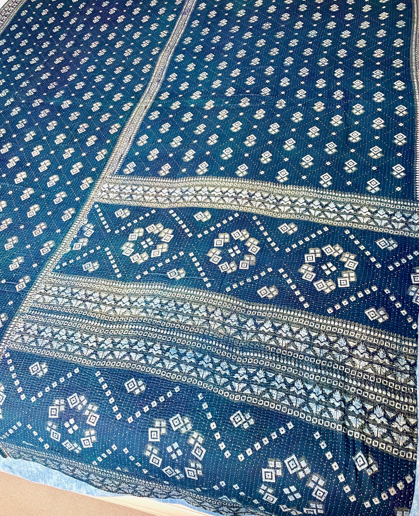 deep blue indigo navy quilt throw light weight bedspread washable hand stitched cotton comforter