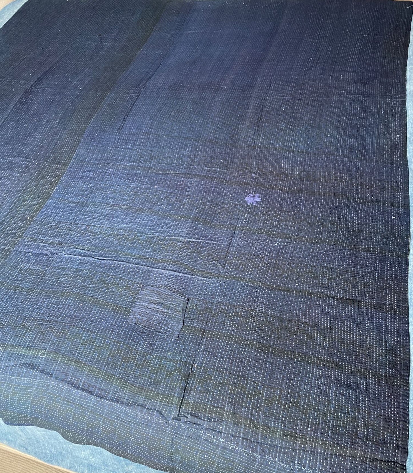 
                  
                    deep blue indigo navy quilt throw light weight bedspread washable hand stitched cotton comforter
                  
                