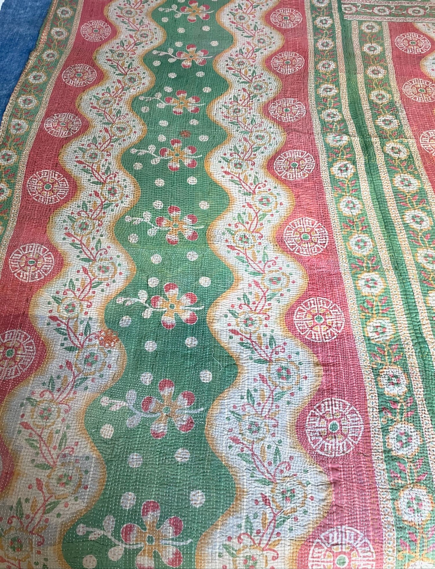 
                  
                    soft red green cotton bedspread large quilt hand stitched kantha quilt sofa throw washable light
                  
                