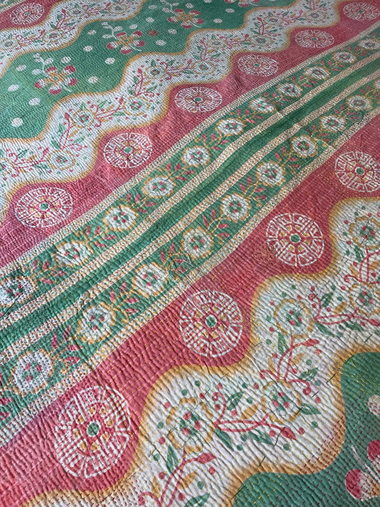 
                  
                    soft red green cotton bedspread large quilt hand stitched kantha quilt sofa throw washable light
                  
                