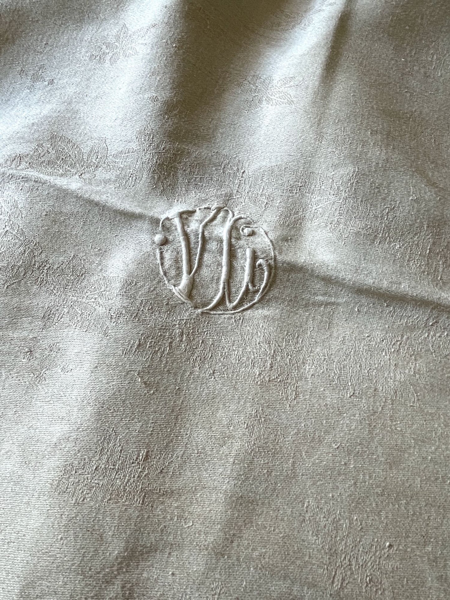antique french cream linen damask table cloth table linen unused 2.3 m long monogrammed VU