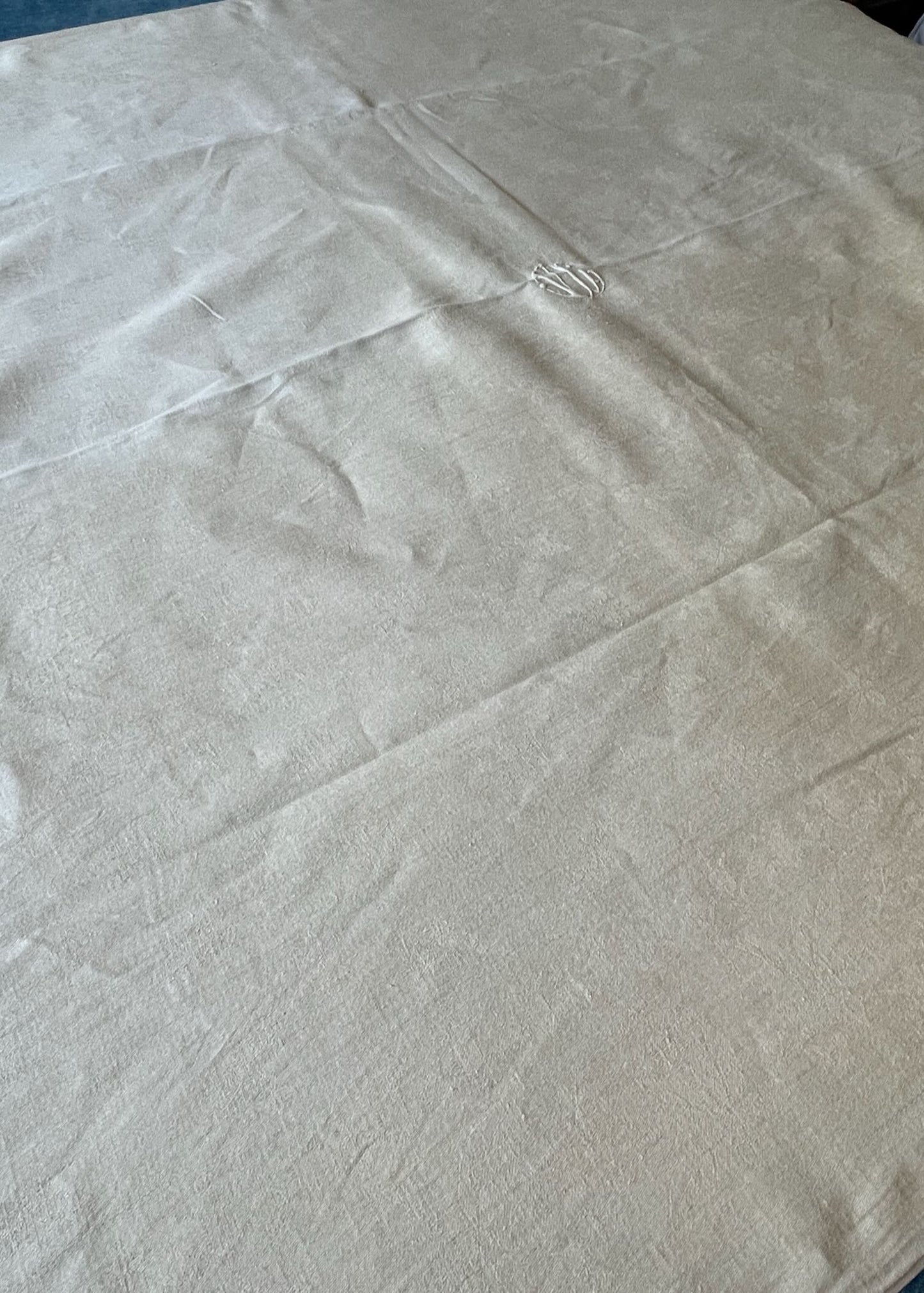
                  
                    antique french cream linen damask table cloth table linen unused 2.3 m long monogrammed VU
                  
                