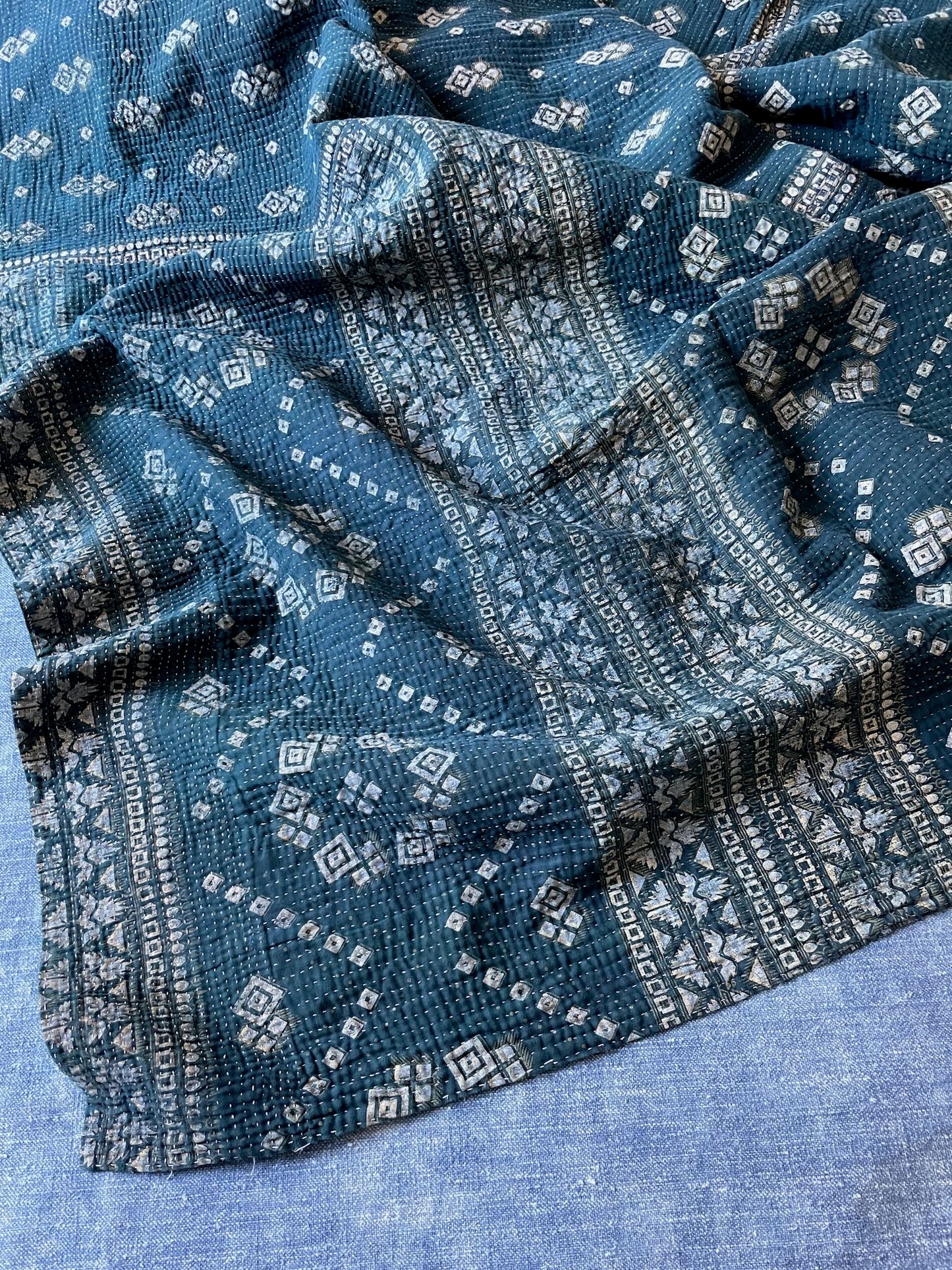 deep blue indigo navy quilt throw light weight bedspread washable hand stitched cotton comforter