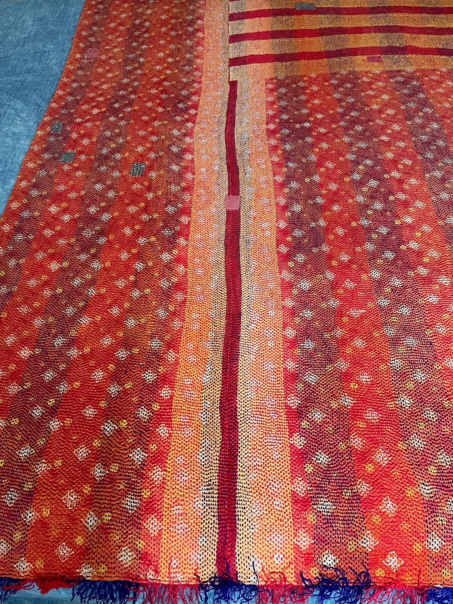 
                  
                    dark orange pale pink embroidered kantha quilt sofa throw washable cotton bedspread single
                  
                