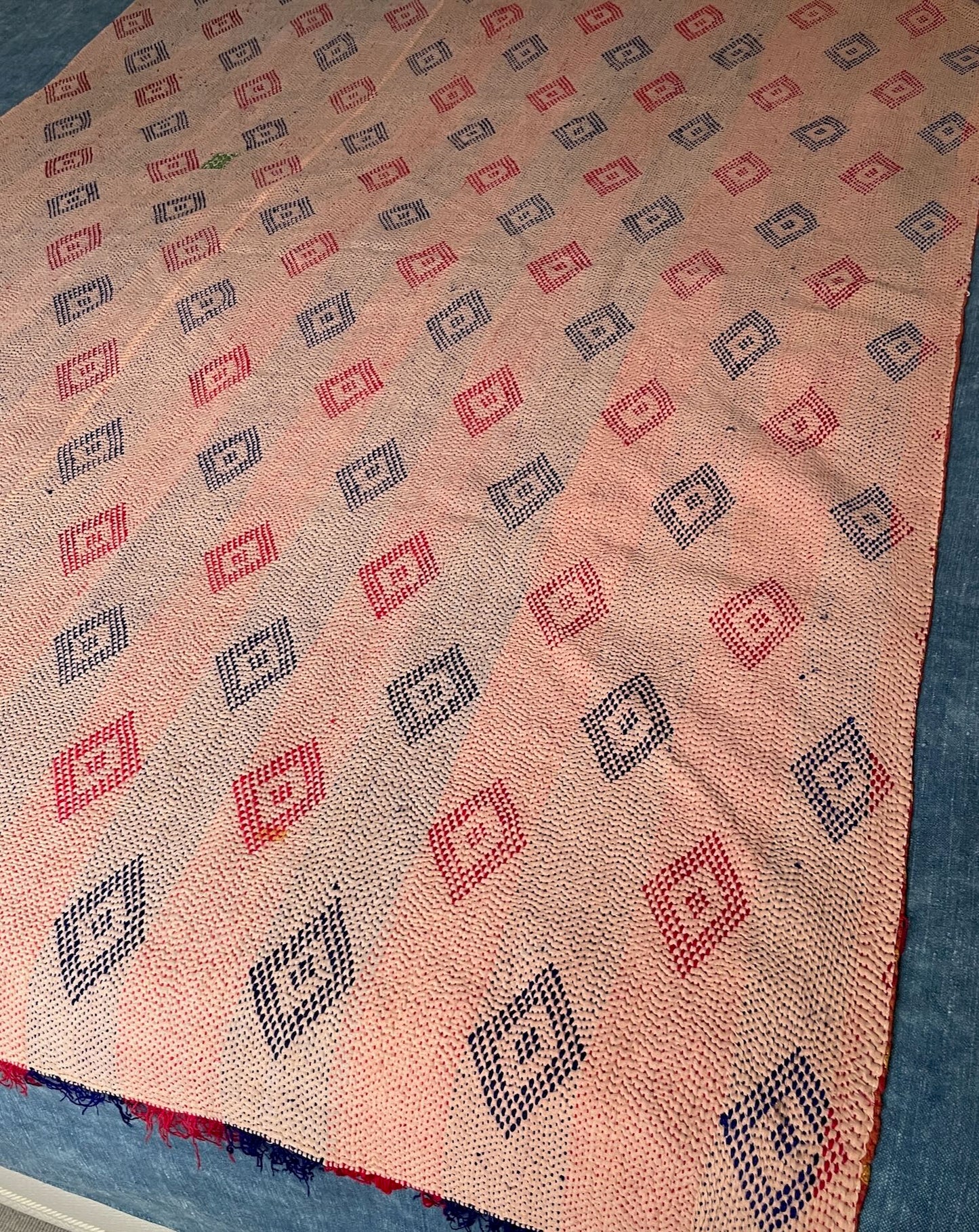 
                  
                    dark orange pale pink embroidered kantha quilt sofa throw washable cotton bedspread single
                  
                