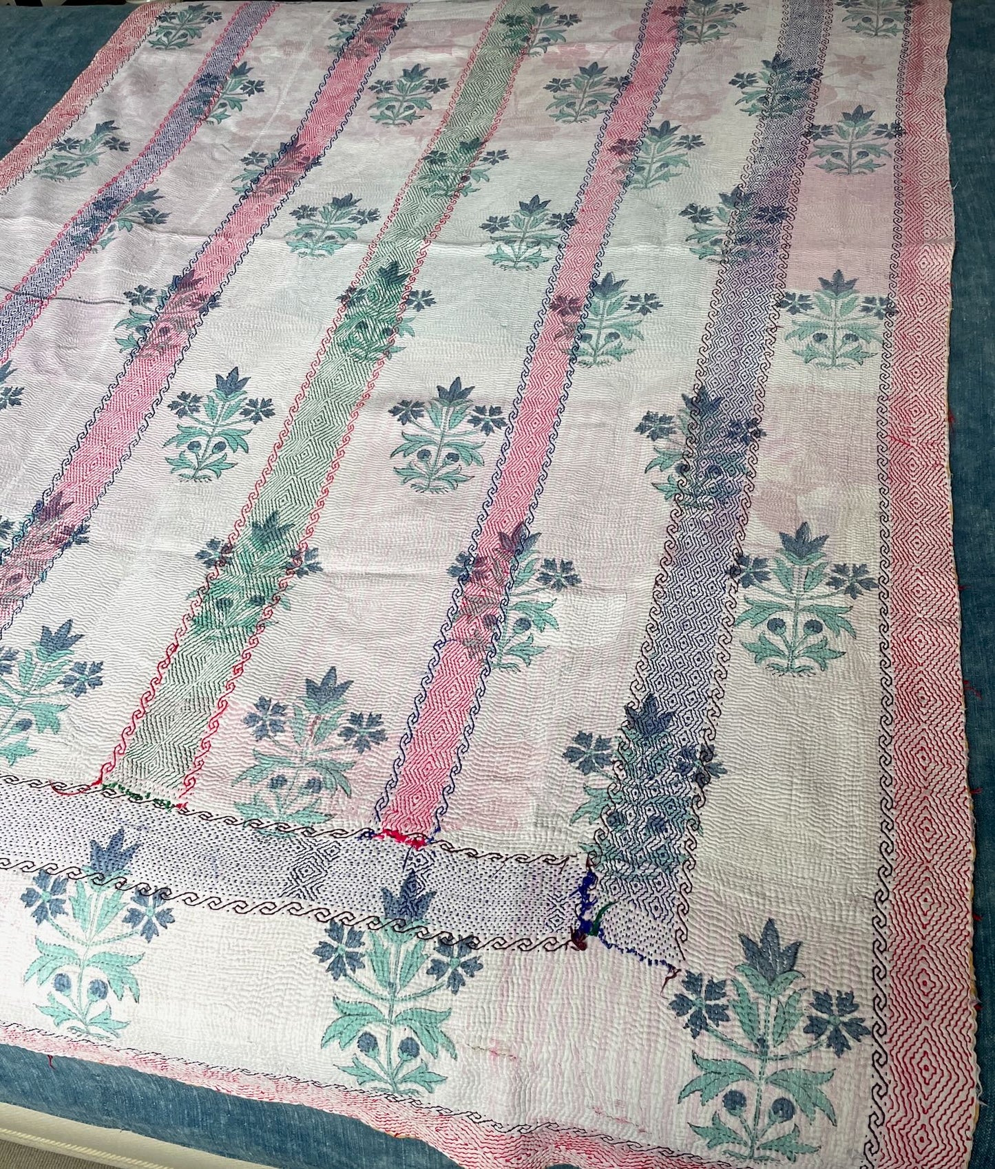 
                  
                    white red blue embroidered kantha quilt block print floral bedspread washable comforter cotton
                  
                