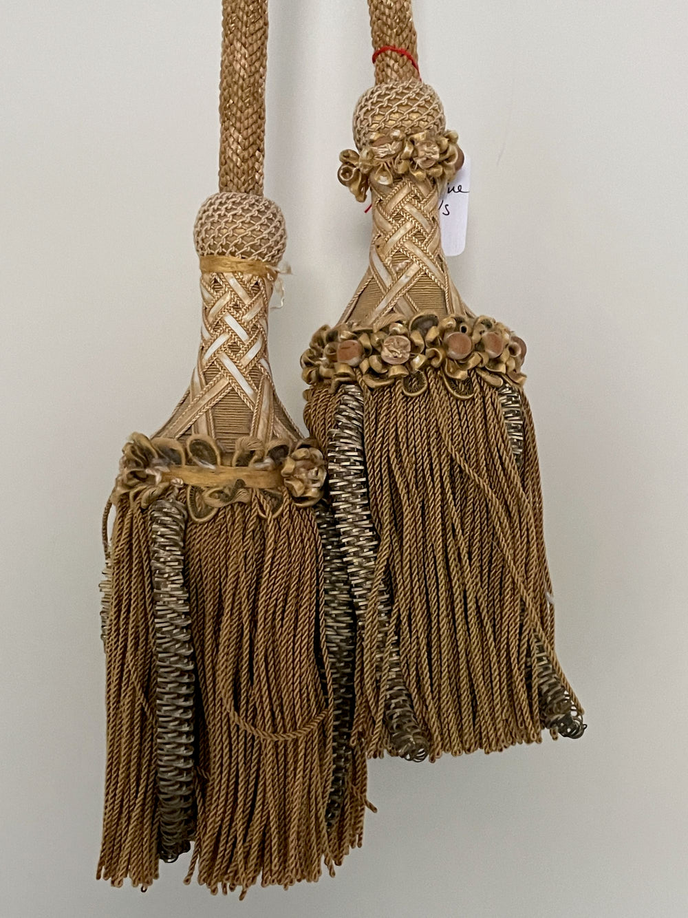 golden yellow tassels with cord curtain tiebacks antique passementerie florentine italian decor