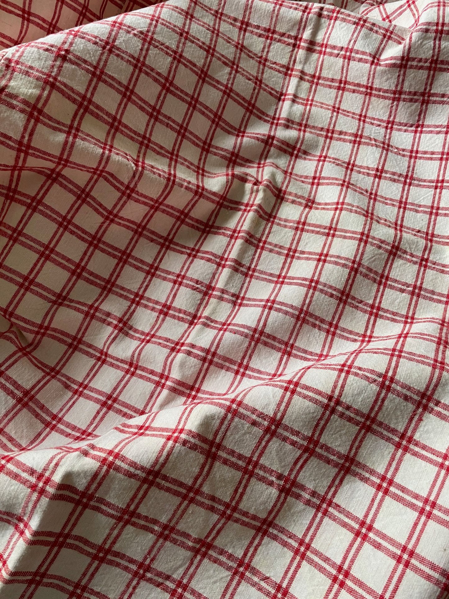 
                  
                    red white check fabric antique french Alsace kelsch material upholstery curtain tablecloth
                  
                