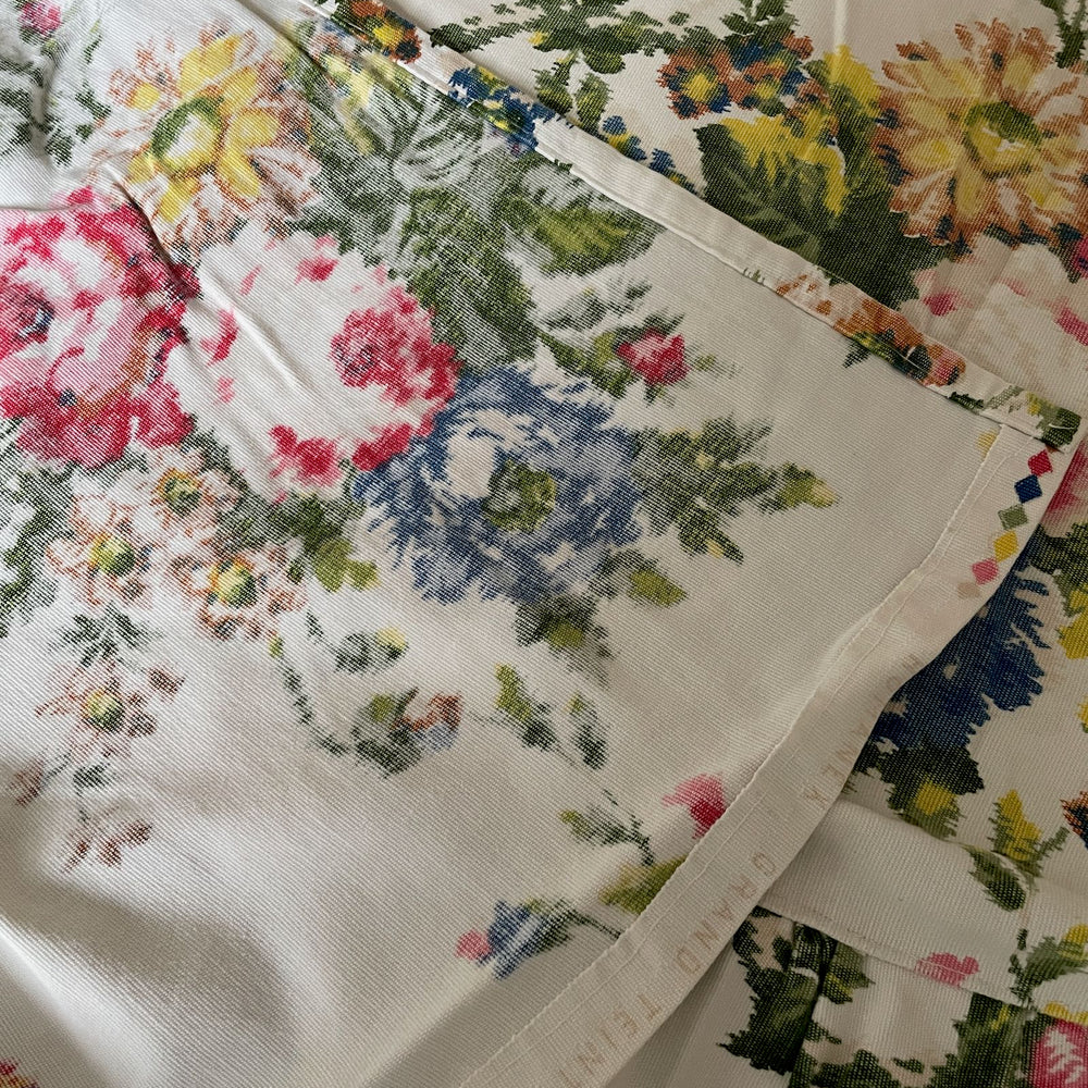 
                  
                    vintage french cotton bedspread valance counterpane sewing material pink blue roses pretty
                  
                