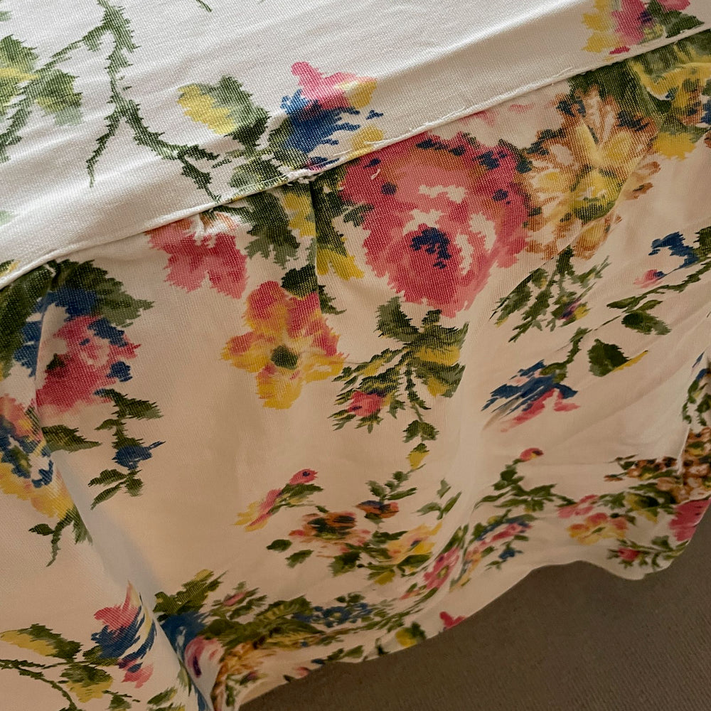 
                  
                    vintage french cotton bedspread valance counterpane sewing material pink blue roses pretty
                  
                