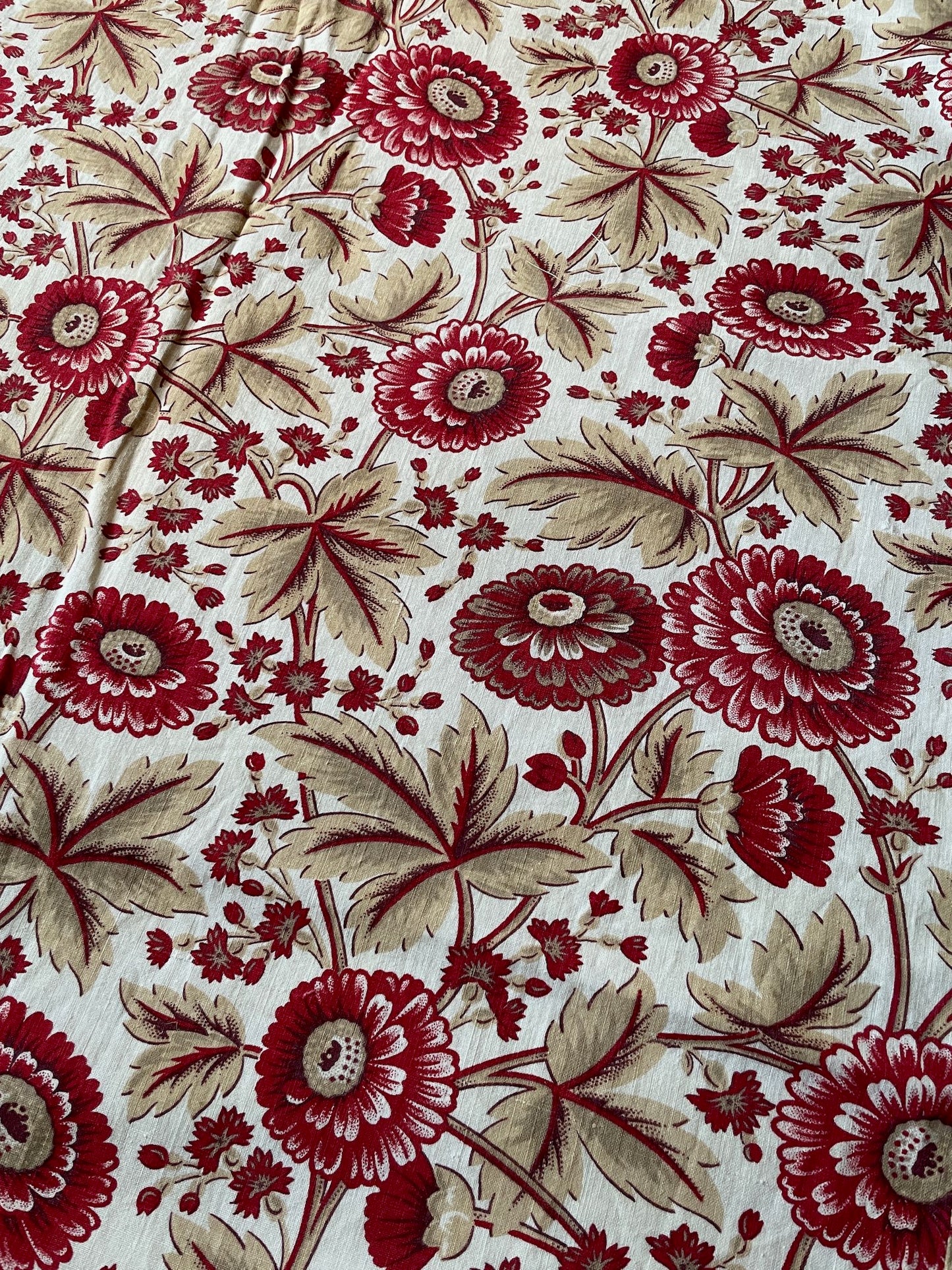 
                  
                    antique french cotton fabric sewing material red beige flowers cushions blind daisy print
                  
                