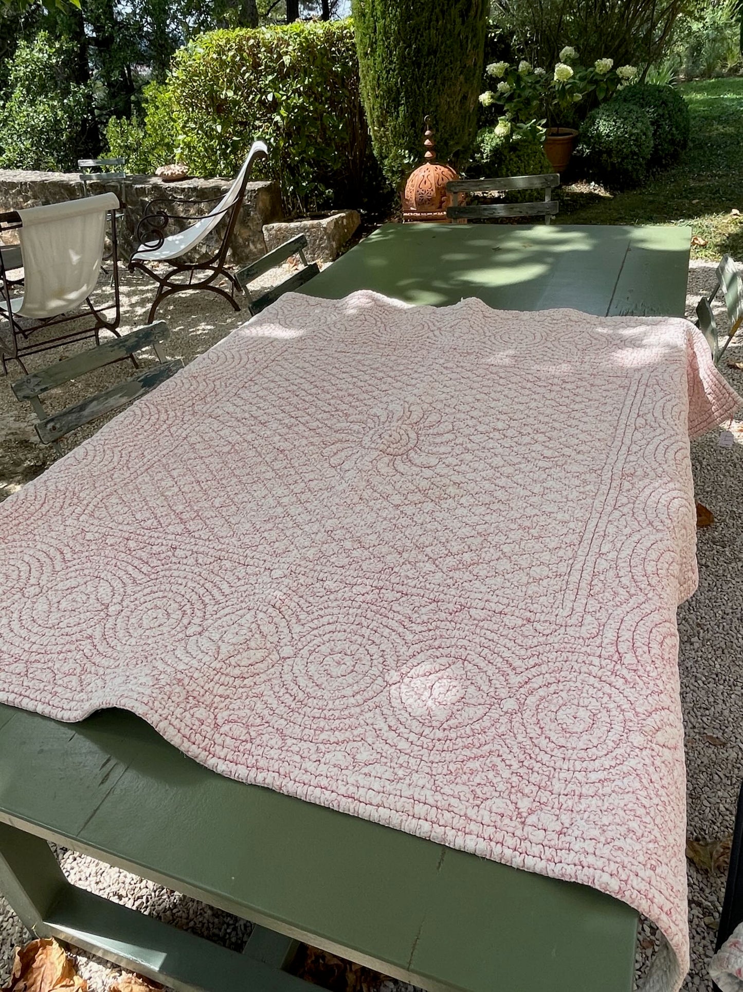 
                  
                    pale pink hand stitched french quilt floral pattern blue on reverse small bedcover warm comforter
                  
                