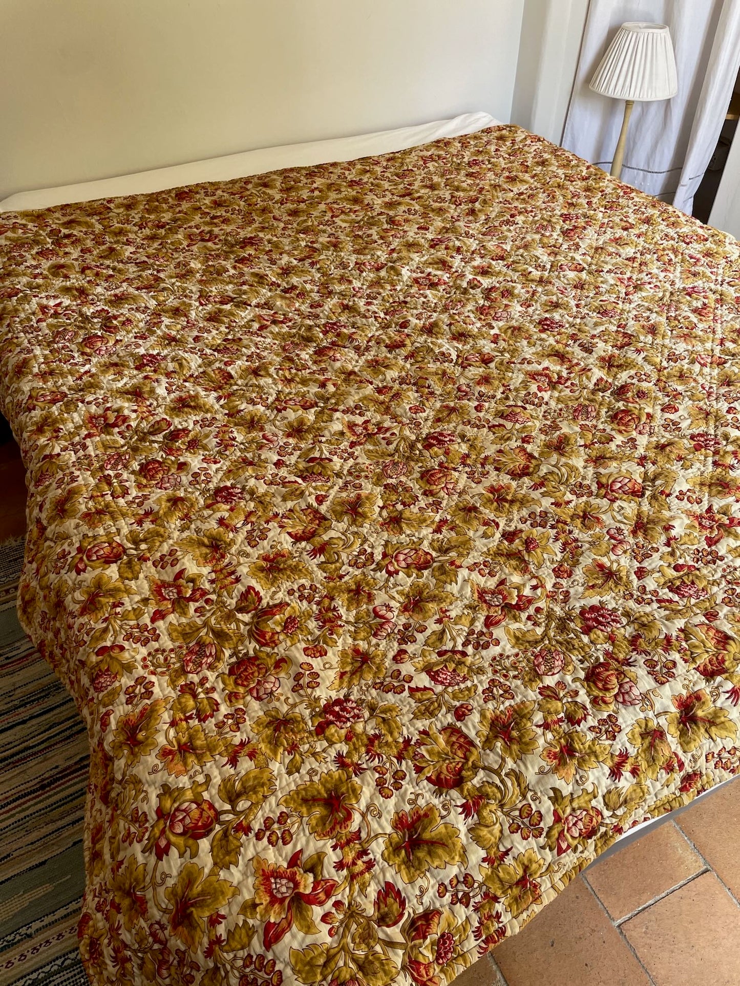 
                  
                    red gold brown fall colour antique french quilt large floral cotton bedcover provencal pique 
                  
                