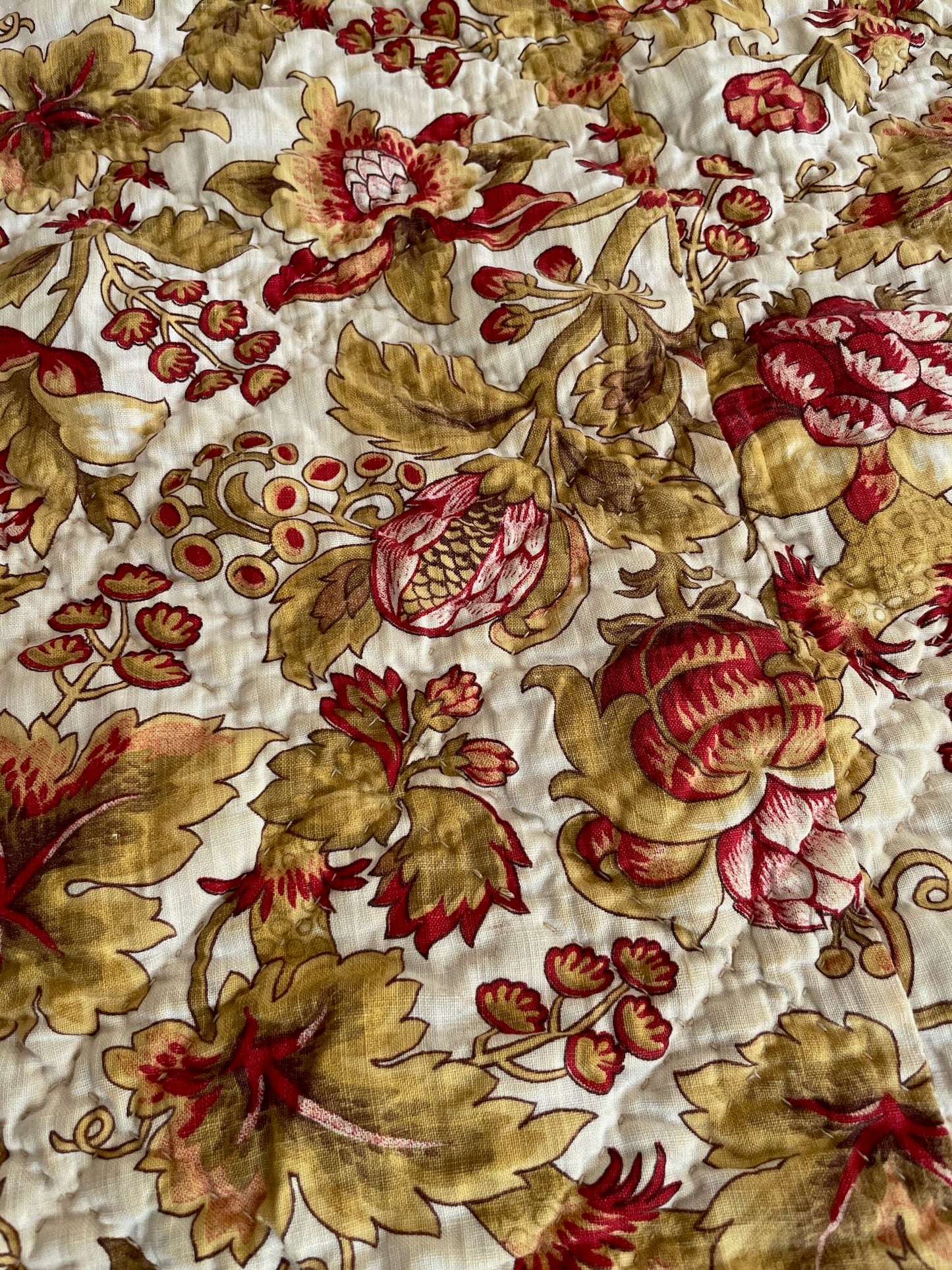 
                  
                    red gold brown fall colour antique french quilt large floral cotton bedcover provencal pique 
                  
                