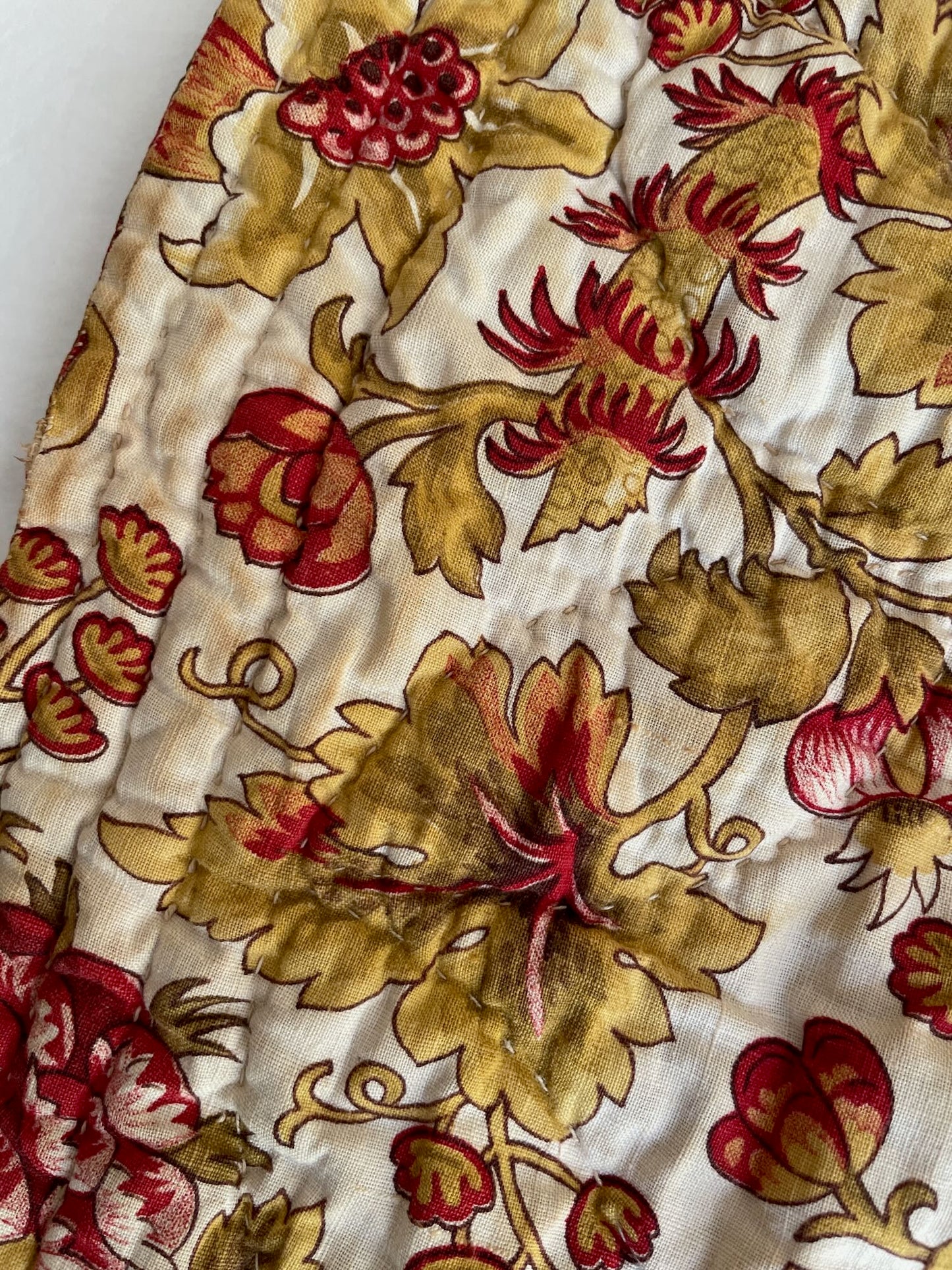 
                  
                    red gold brown fall colour antique french quilt large floral cotton bedcover provencal pique 
                  
                