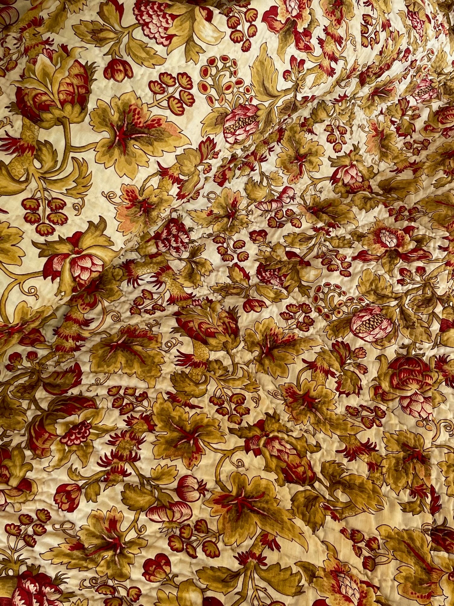 
                  
                    red gold brown fall colour antique french quilt large floral cotton bedcover provencal pique 
                  
                