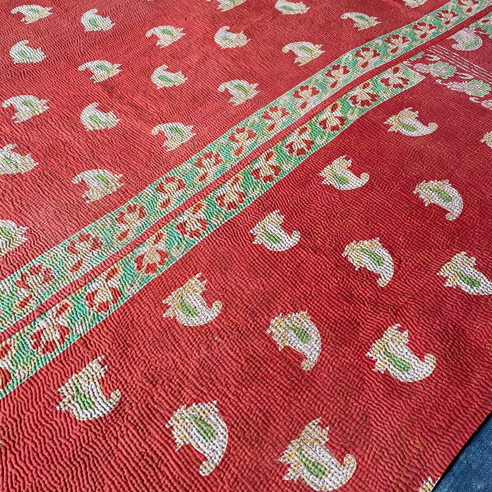 
                  
                    coral redgreen  yellow lightweight kantha quilt sofa throw hand stitched cotton comforter throw
                  
                