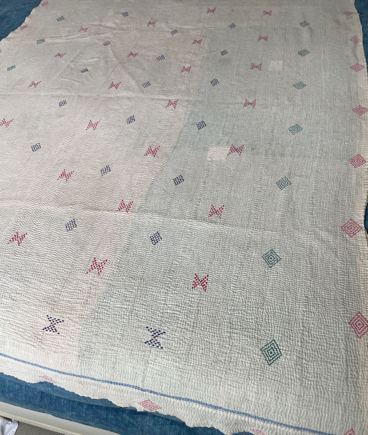
                  
                    white embroidered  vintage kantha quilt sofa throw single bedspread cotton washable reversible
                  
                