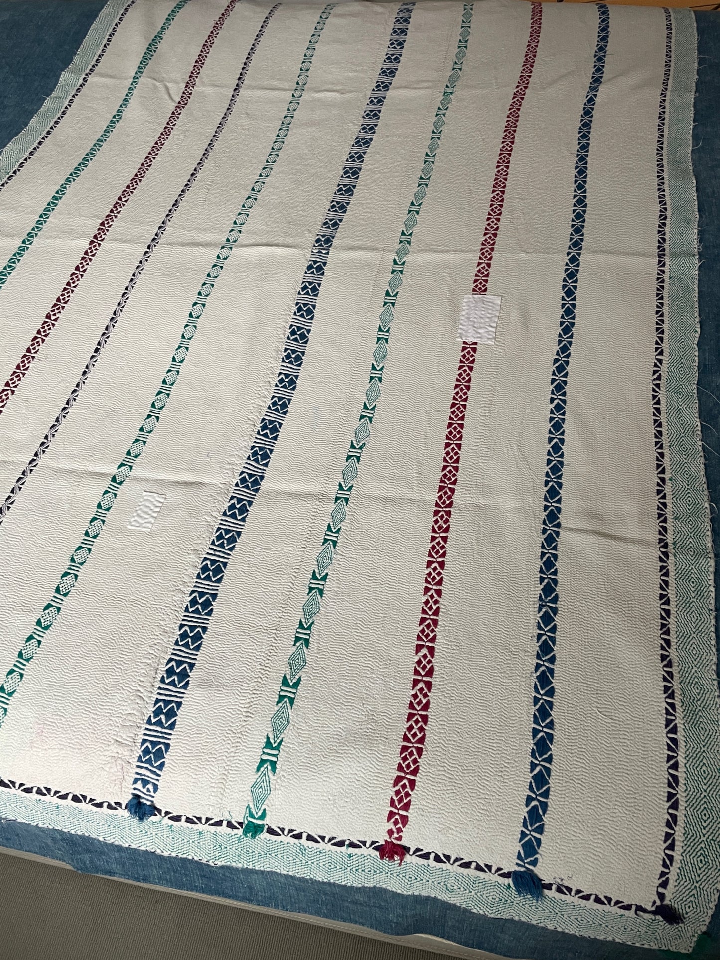 white kantha quilt throw bedcover bedspread single cotton embroidered green red blue washable