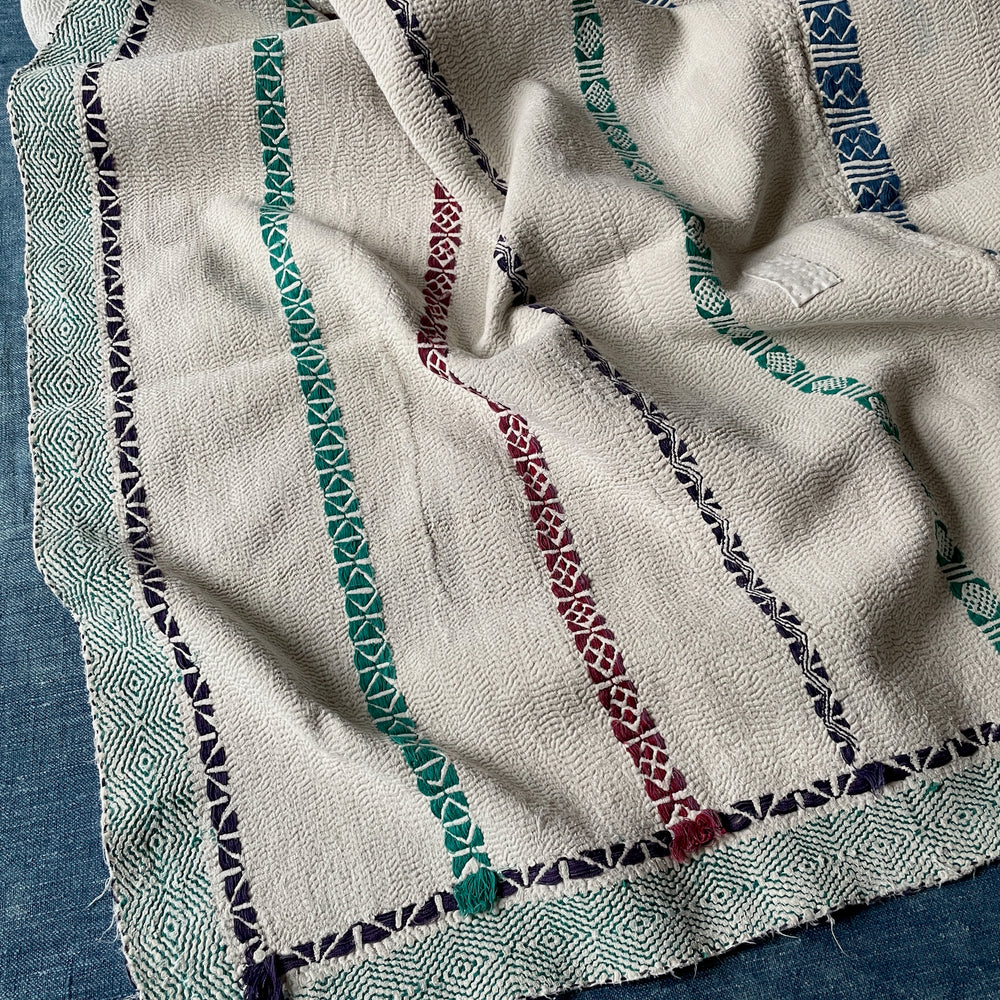 white kantha quilt throw bedcover bedspread single cotton embroidered green red blue washable