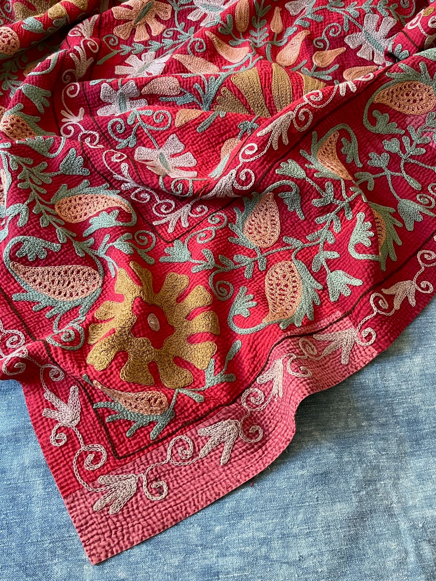 
                  
                    red pink grey suzani quilt lovely embroidered bedspread sofa throw or wall hanging washable cotton
                  
                