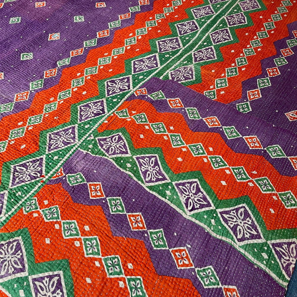 
                  
                    colourful kantha quilt bedspread comforter cotton washable large single black orange white purple
                  
                