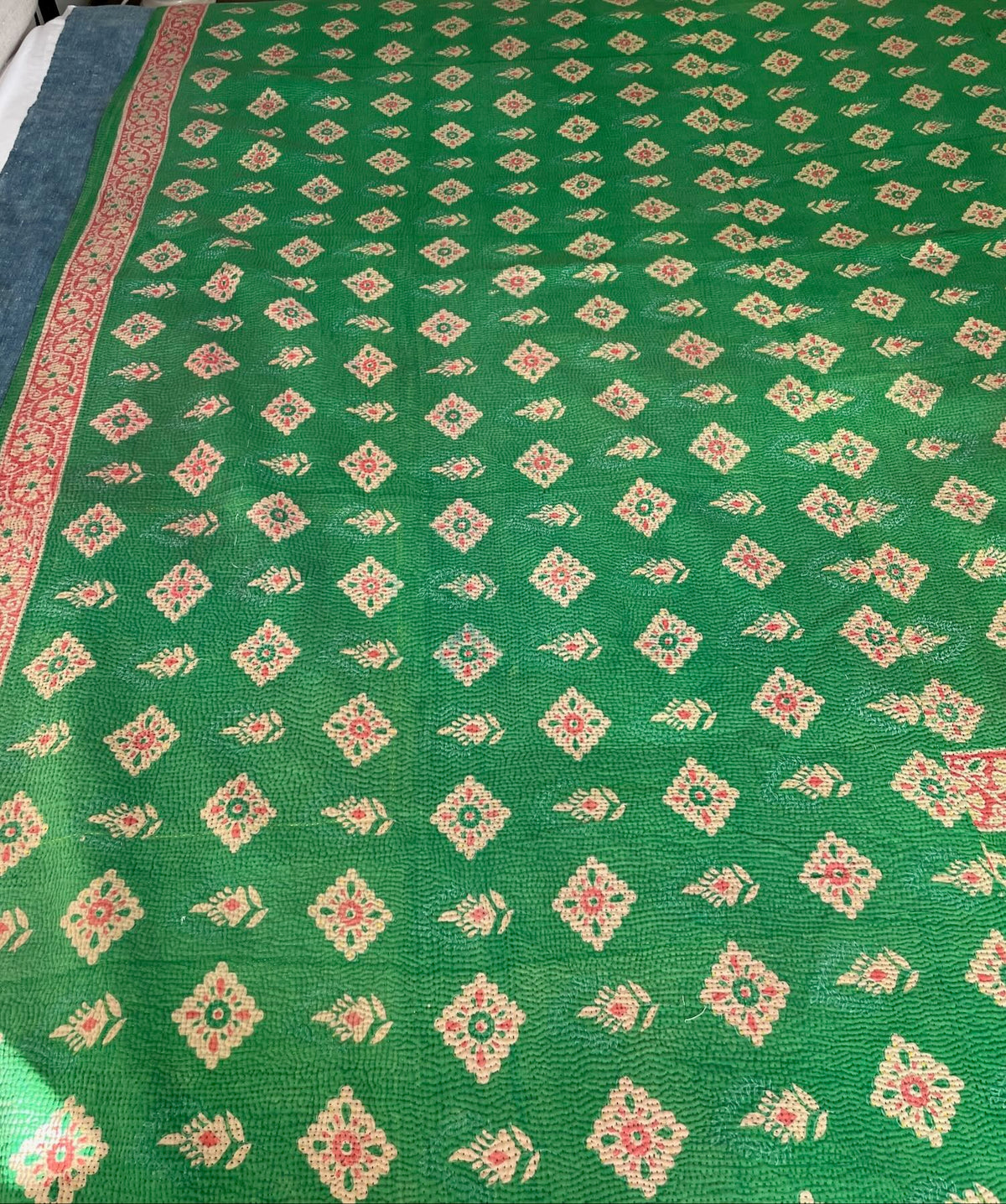 
                  
                    bright green red coral floral vintage kantha quilt single bedspread cotton washable comforter
                  
                