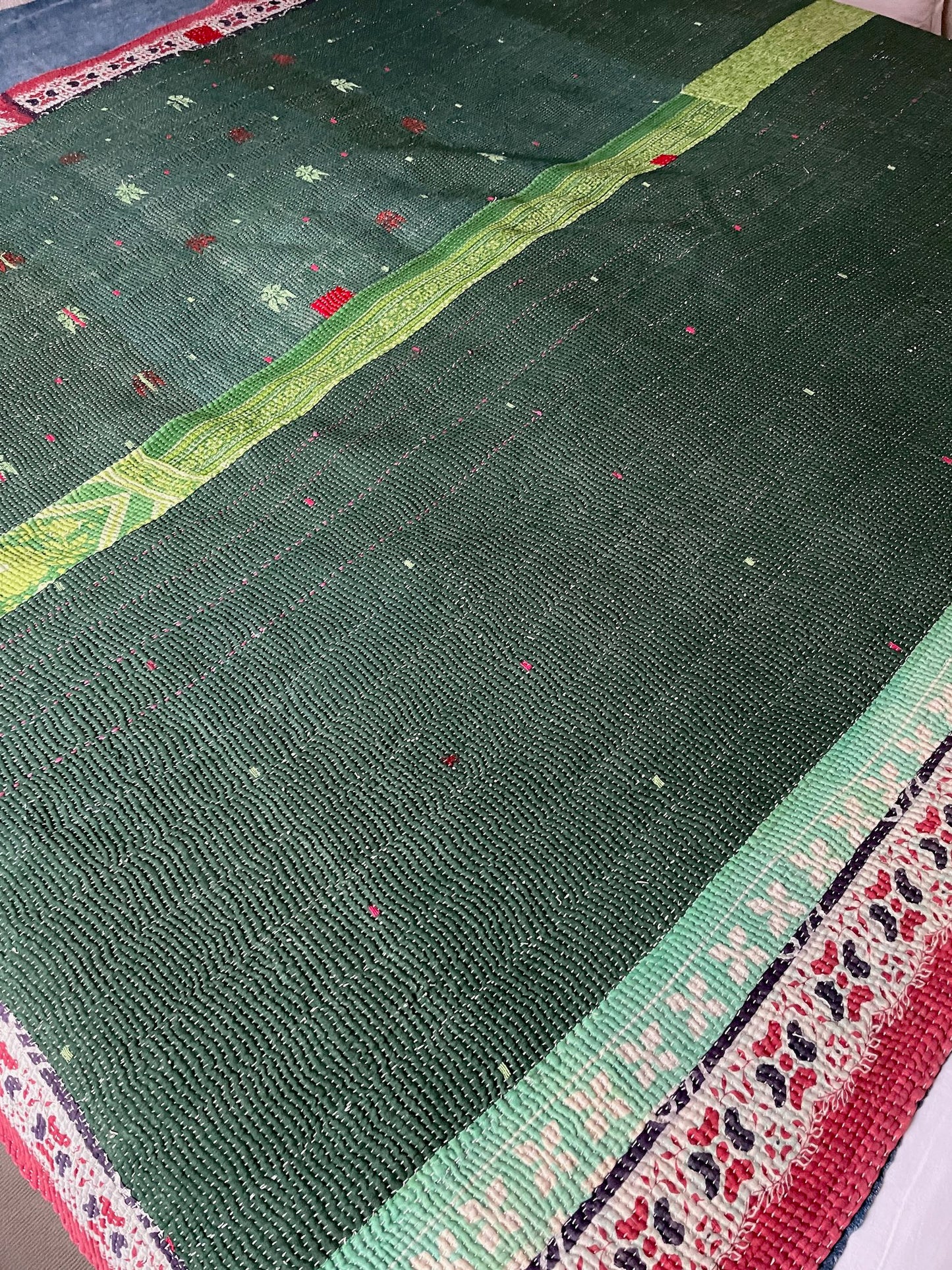 
                  
                    striped bedspread single large kantha quilt sofa throw bedcover pink white green pretty washable
                  
                