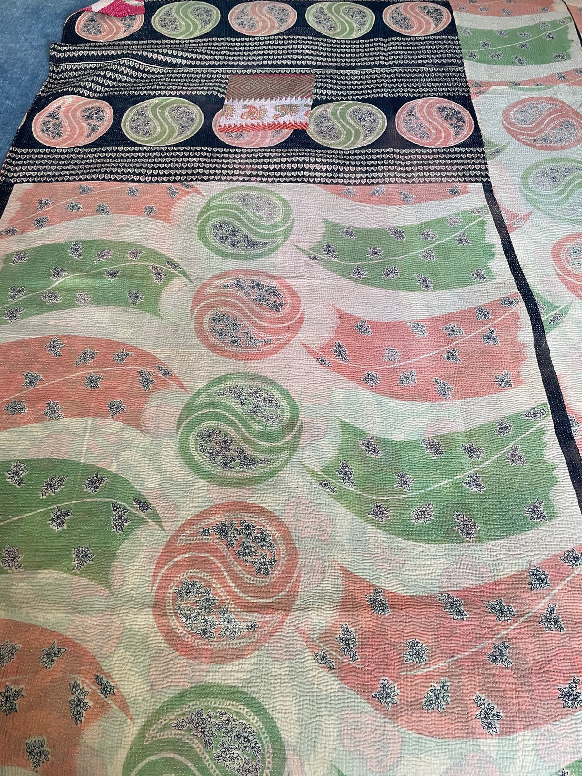 
                  
                    apple green plaster pink single bedspread vintage kantha quilt floral pattern cotton washable uk
                  
                