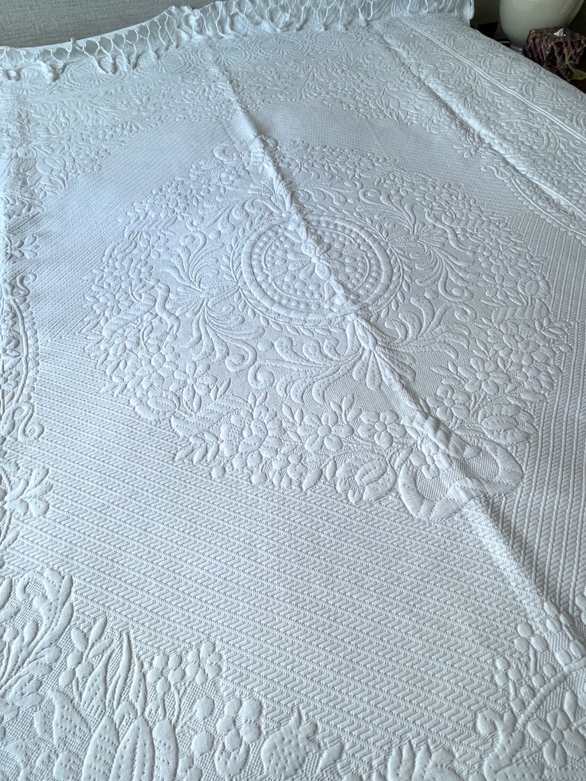 
                  
                    white cotton bedspread antique french pique de marseille bedcover large warm comforter uk
                  
                