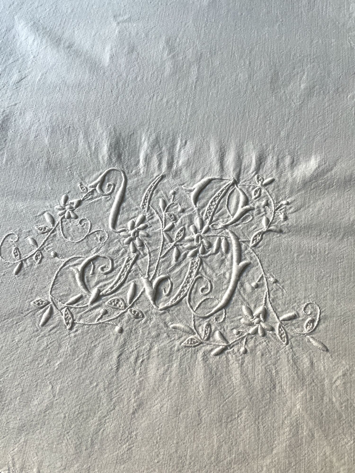 
                  
                    white linen cotton bedsheet monogrammed YB drawn thread work edge single  long tablecloth
                  
                