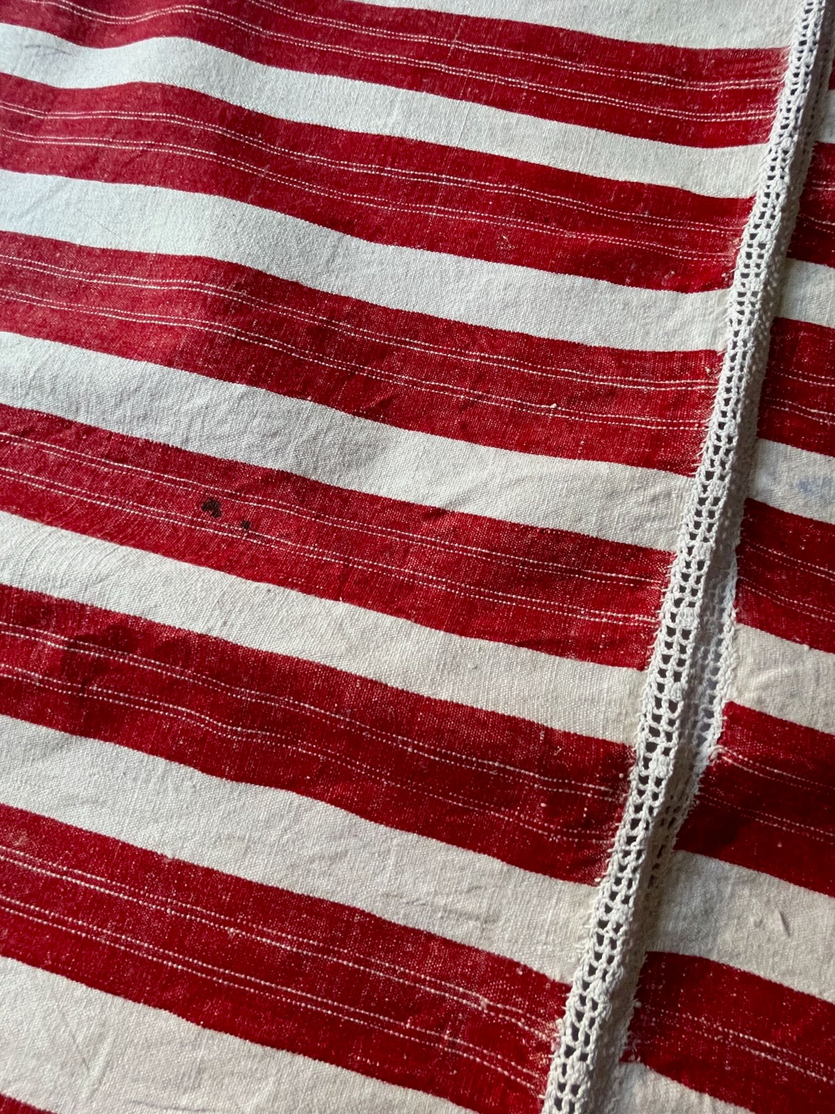 
                  
                    red white striped rustic textile  narrow loom east european cotton and hemp upholstery fabric
                  
                
