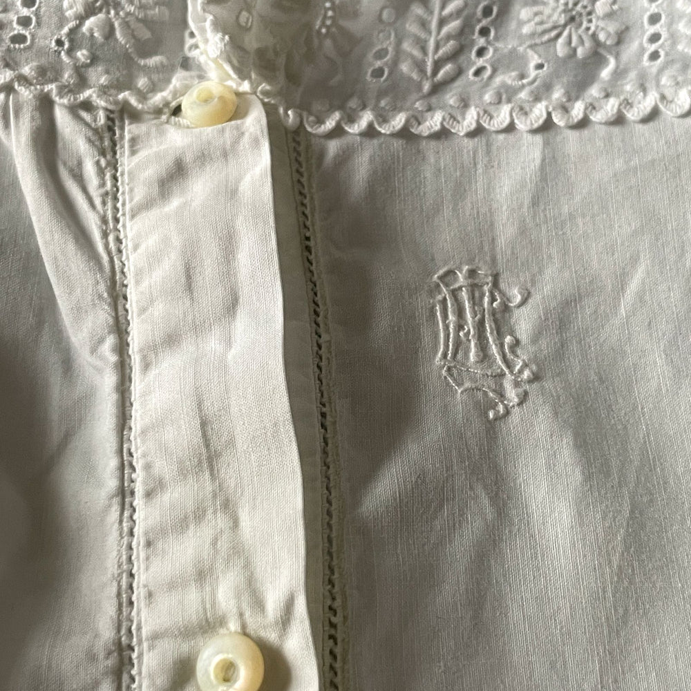 
                  
                    antique white top blouse nursing jacket bed cotton embroidered hand stitched cosplay costume
                  
                