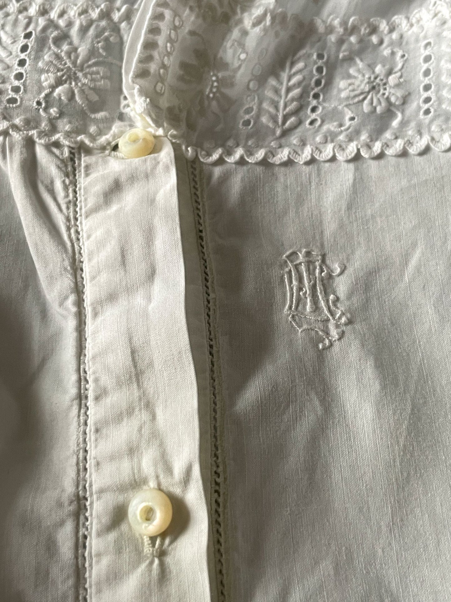 
                  
                    antique white top blouse nursing jacket bed cotton embroidered hand stitched cosplay costume
                  
                