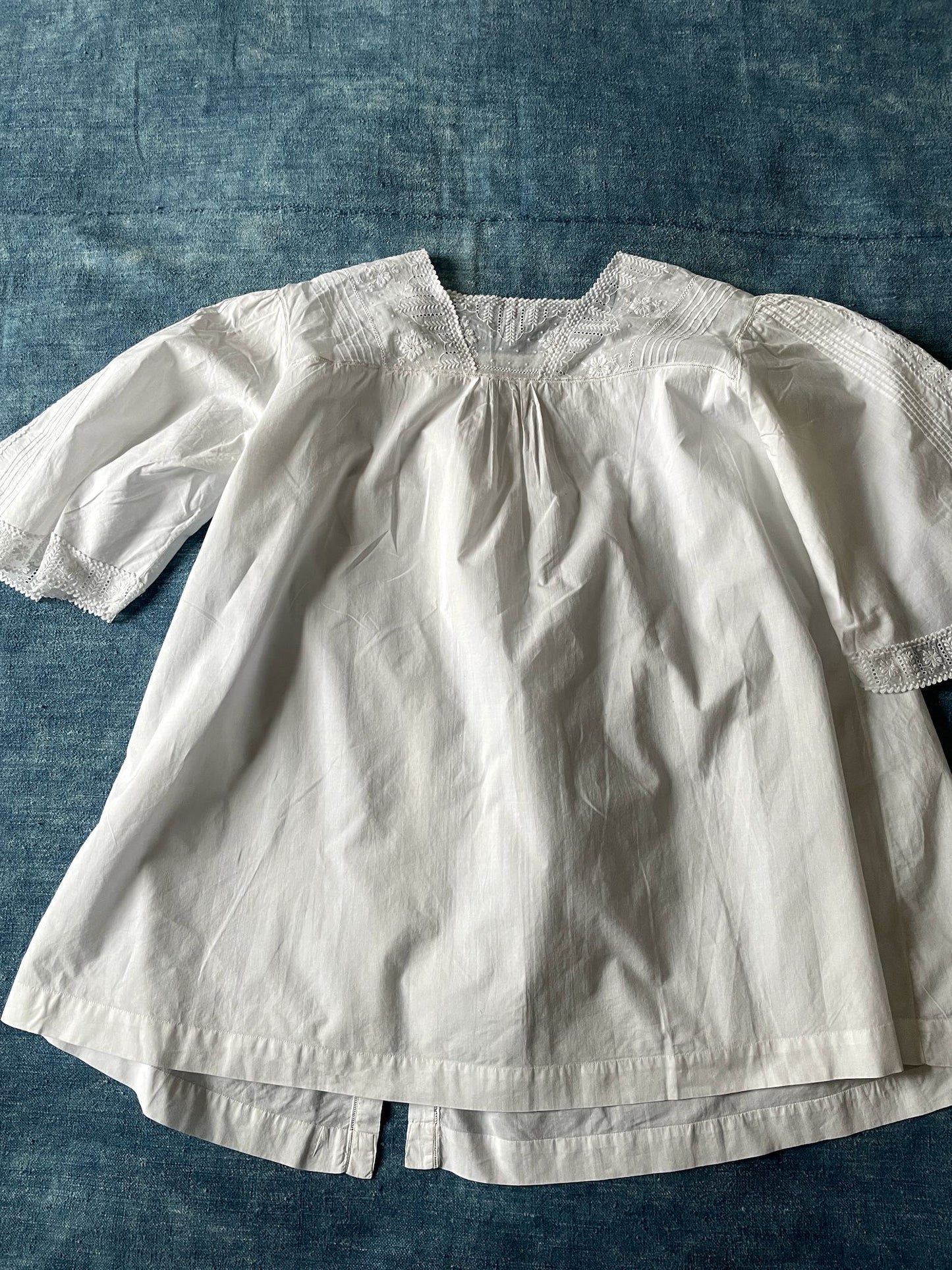 
                  
                    antique white top blouse nursing jacket bed cotton embroidered hand stitched cosplay costume
                  
                