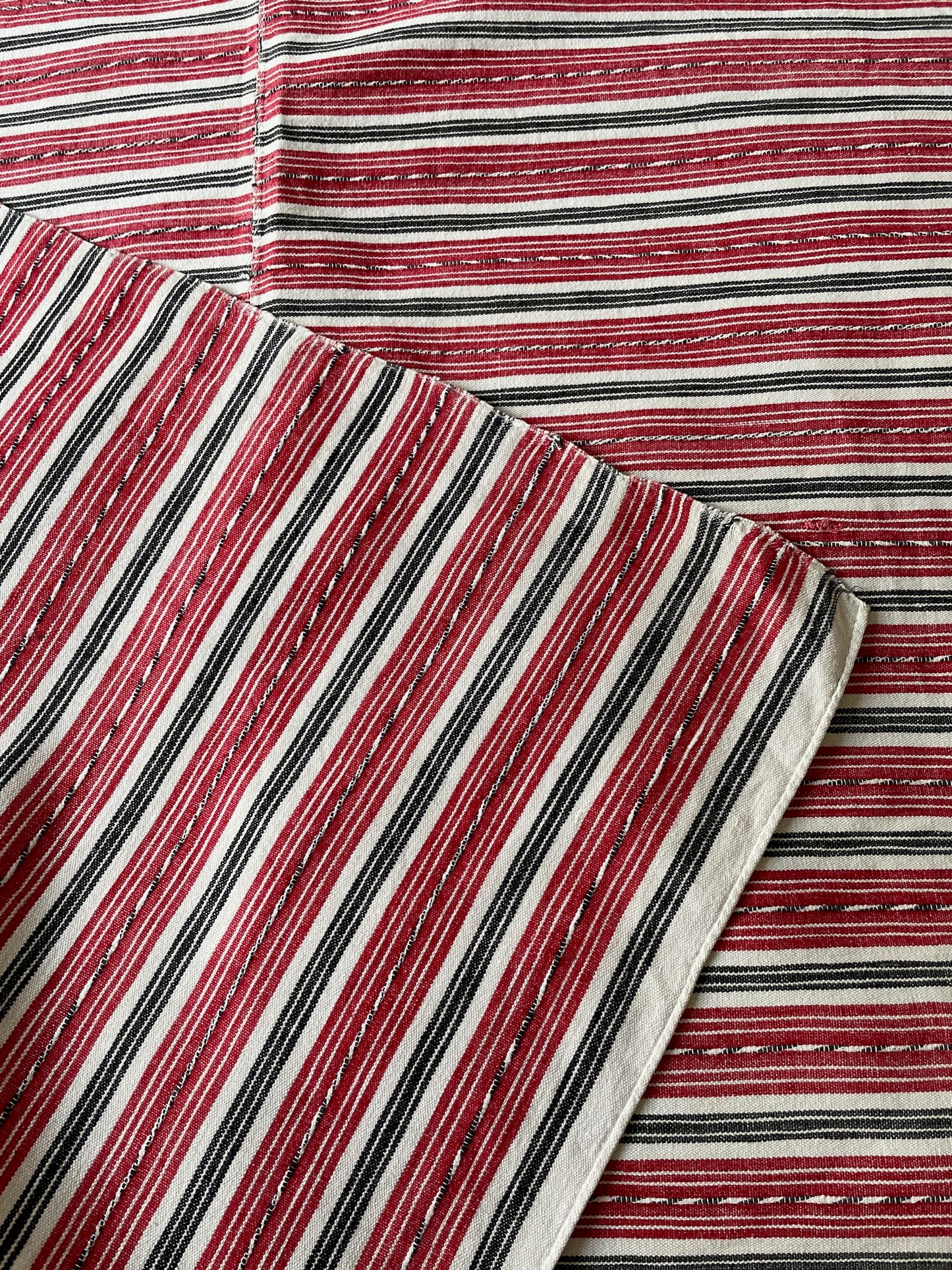 
                  
                    red white black stripe linen tablecloth rustic tablelinen cushion material sewing fabric vintage 
                  
                