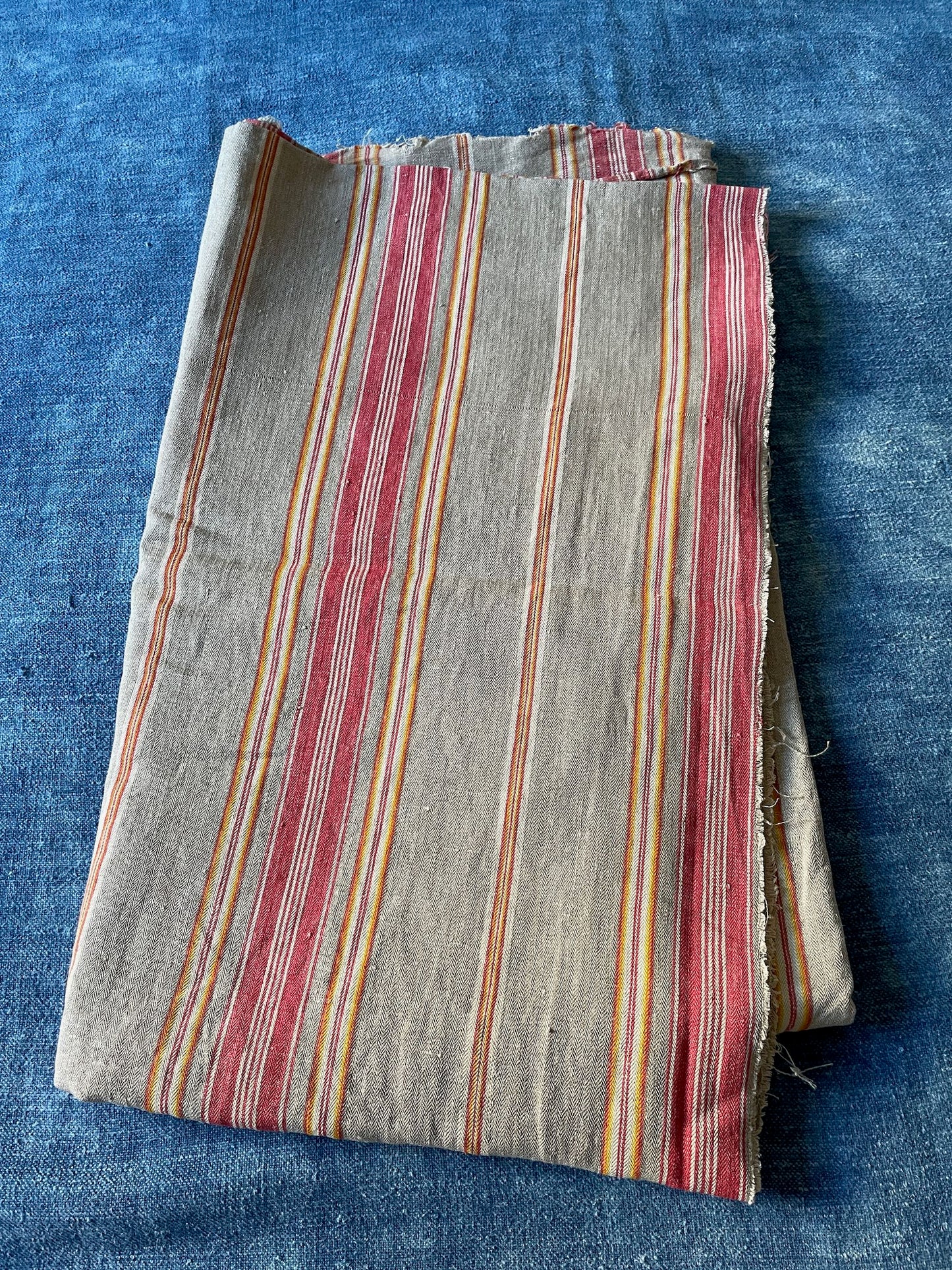 
                  
                    beige red yellow orange stripe twill linen toile de matelas upholstery fabric cushion material
                  
                