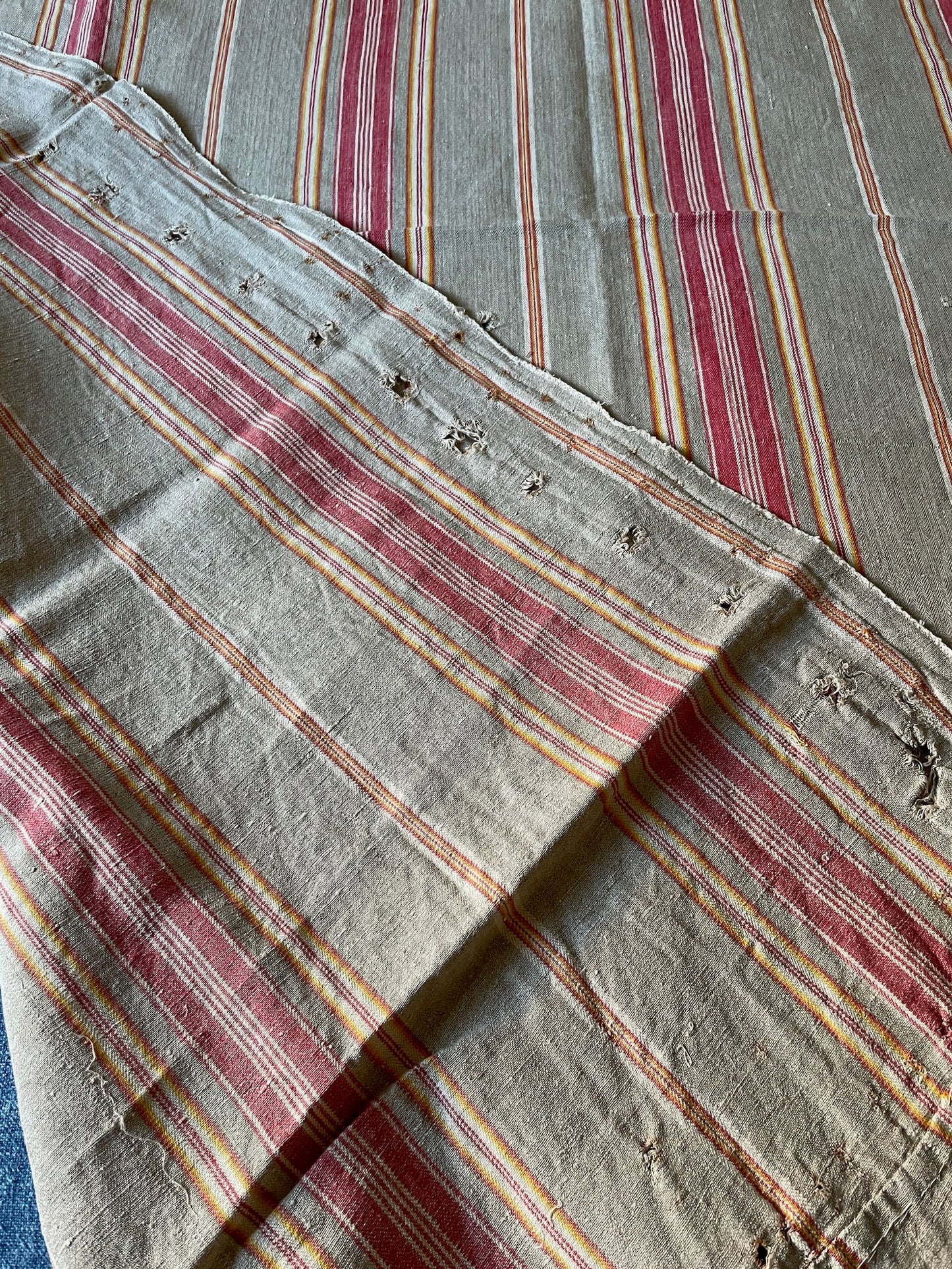 
                  
                    beige red yellow orange stripe twill linen toile de matelas upholstery fabric cushion material
                  
                